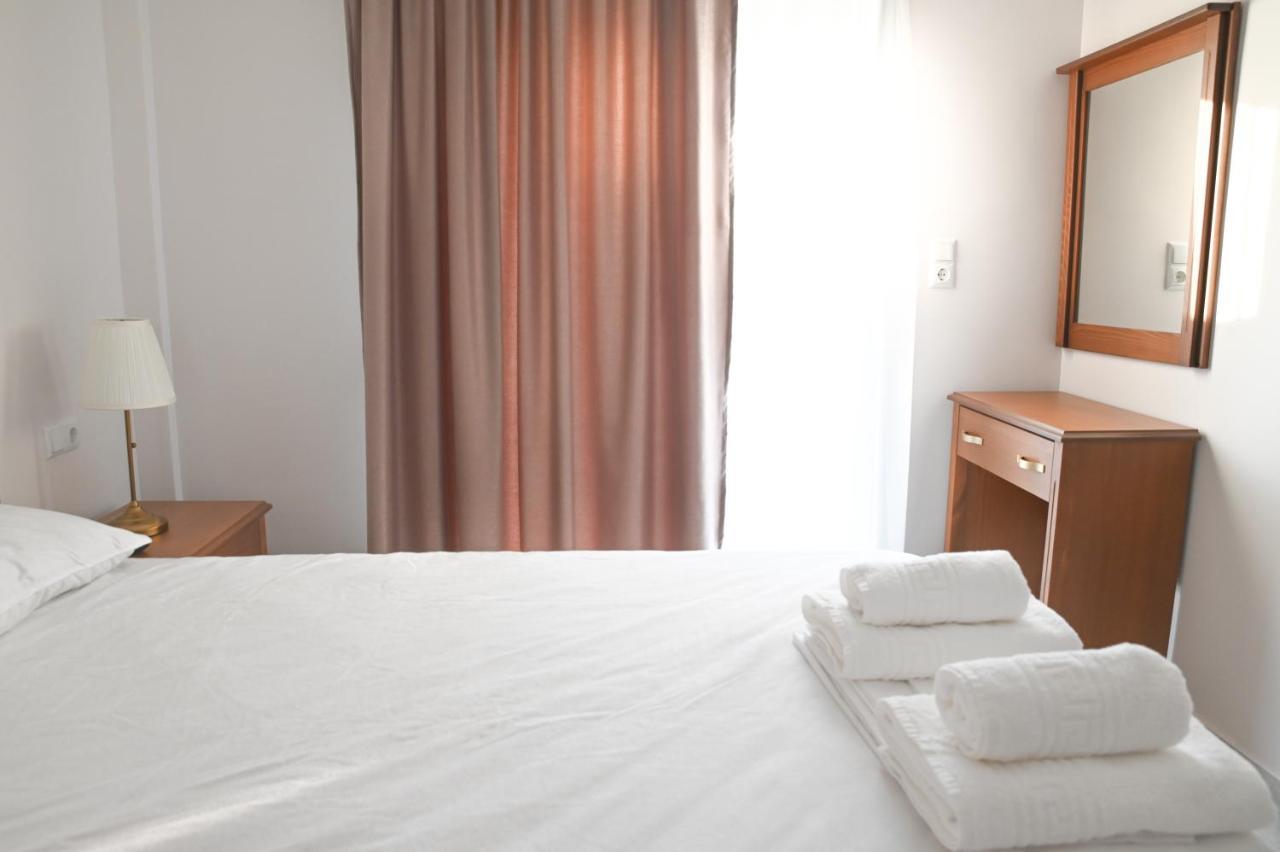 Faidra Apartments Néa Péramos エクステリア 写真