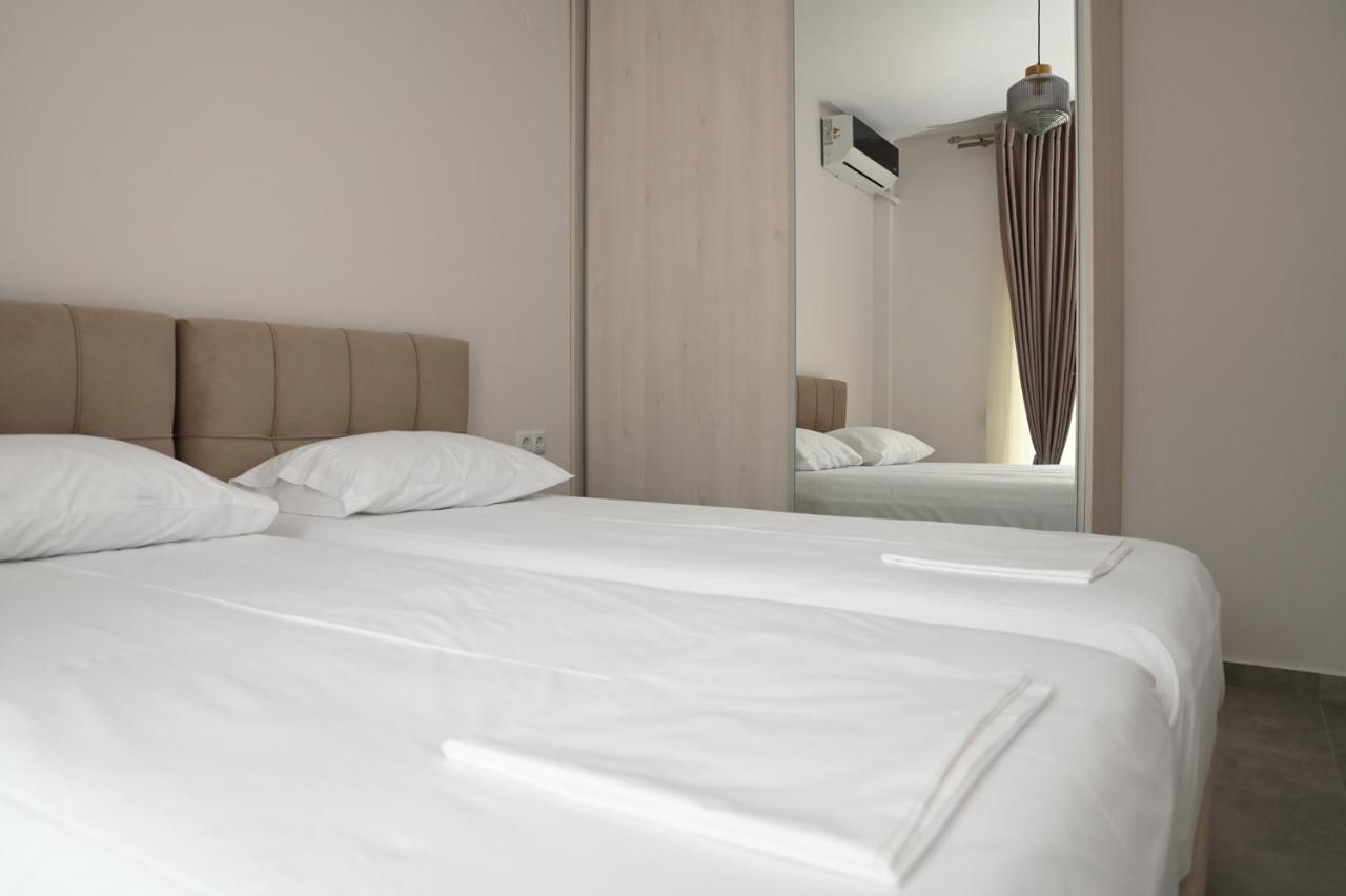 Faidra Apartments Néa Péramos エクステリア 写真