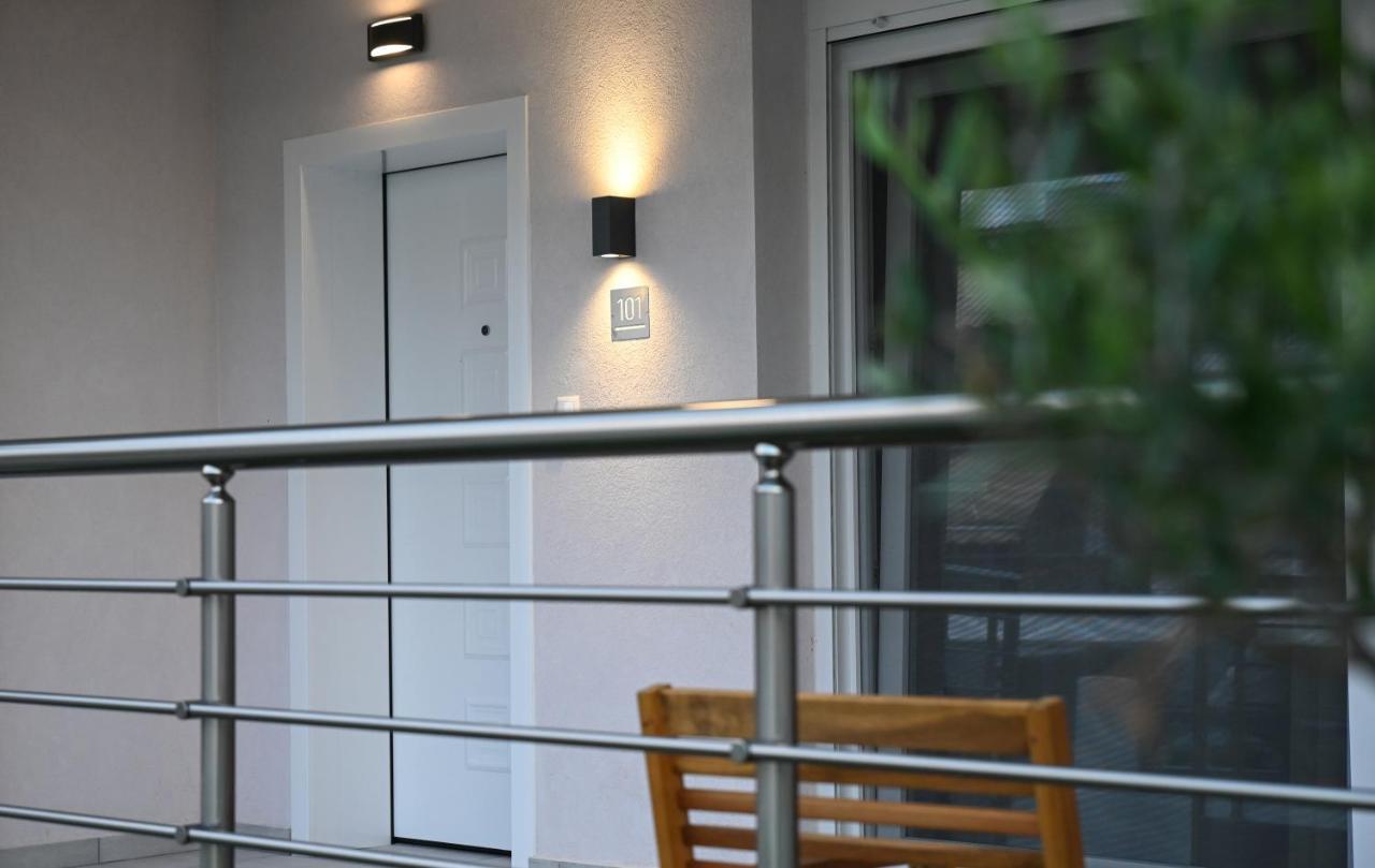 Faidra Apartments Néa Péramos エクステリア 写真