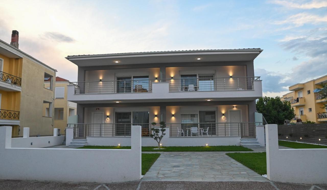Faidra Apartments Néa Péramos エクステリア 写真