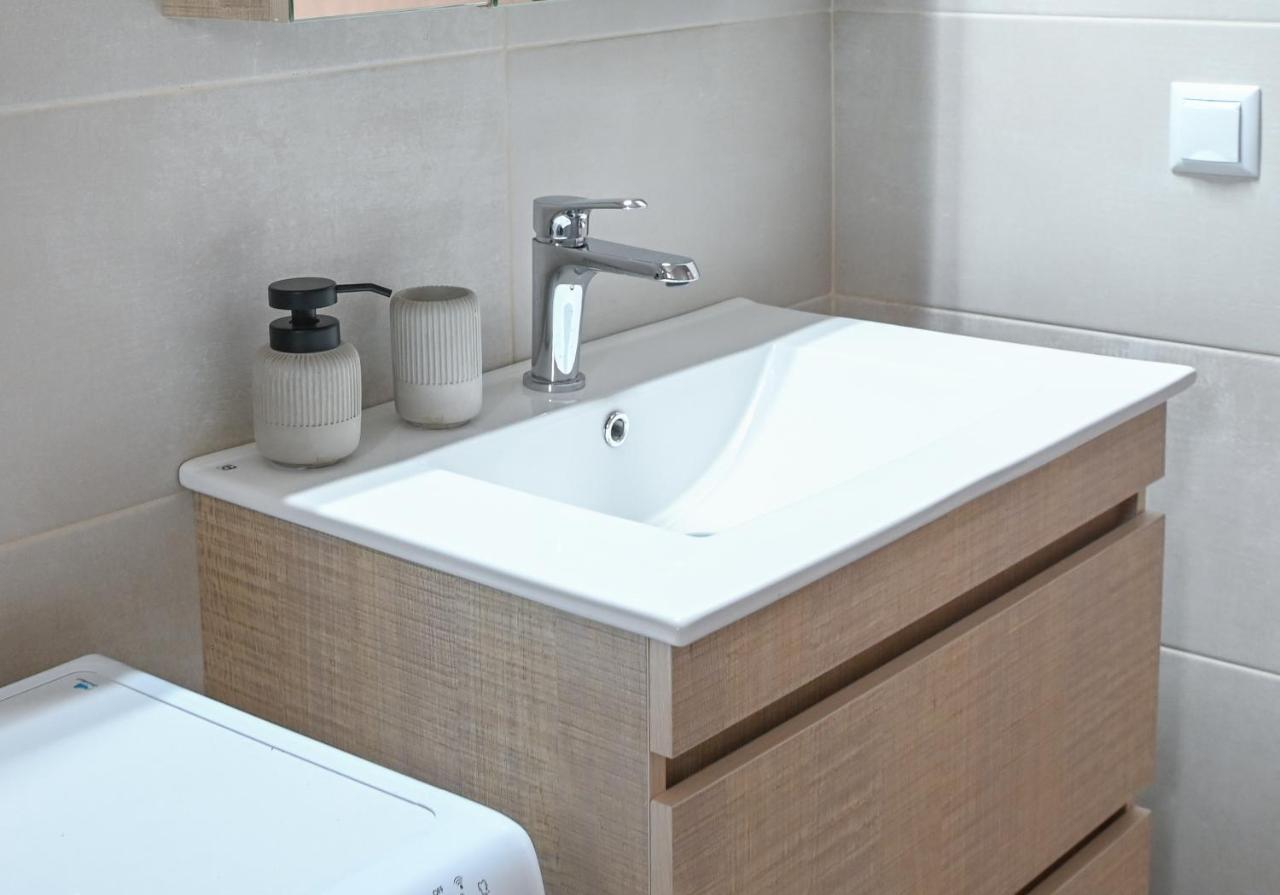 Faidra Apartments Néa Péramos エクステリア 写真