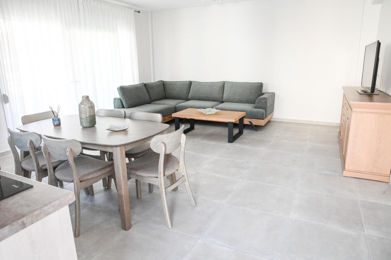 Faidra Apartments Néa Péramos エクステリア 写真